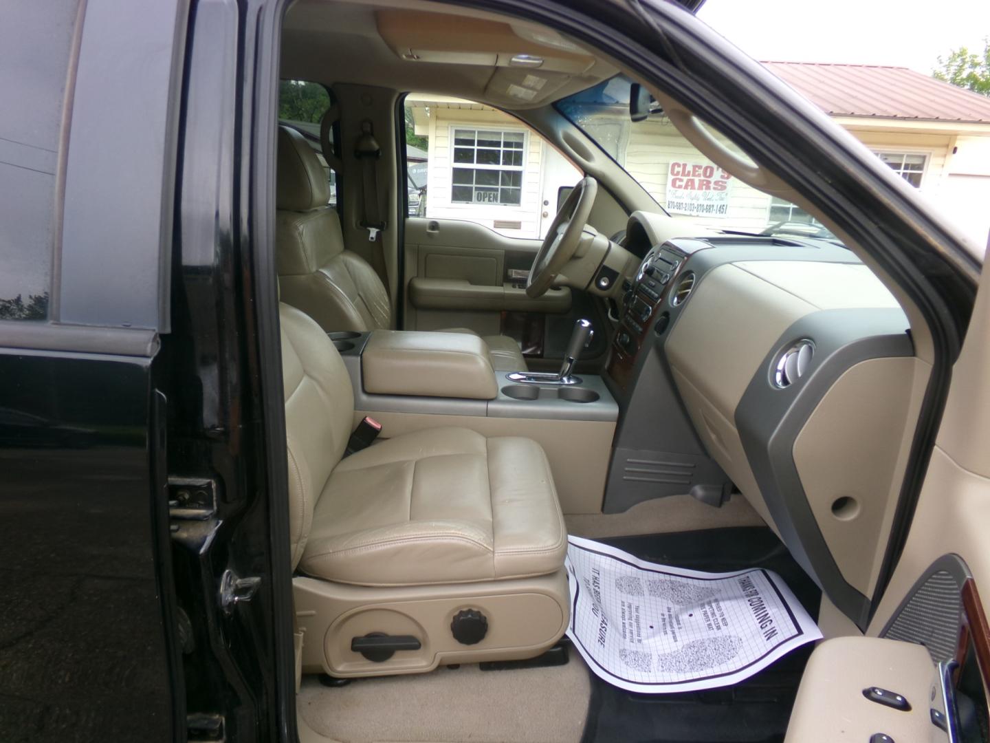 2008 Black /Tan Ford F-150 Lariat SuperCrew (1FTPW14V48K) with an 5.4L V8 SOHC 24V FFV engine, 4-Speed Automatic Overdrive transmission, located at 401 First NE, Bearden, AR, 71720, (870) 687-3414, 33.726528, -92.611519 - Photo#16